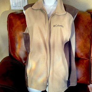 COLUMBIA MEN’S small vest. 2 tone beige/brown